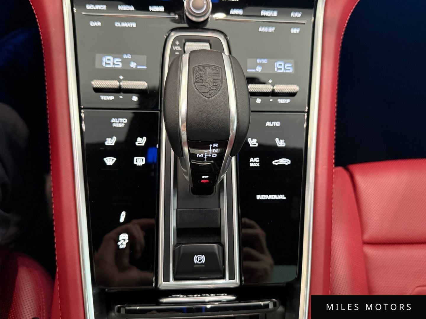 Porsche Panamera 2023 — миниатюра 9