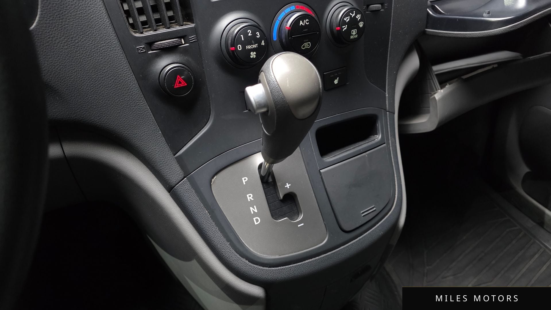 Hyundai 그랜드 스타렉스 2013 — миниатюра 9