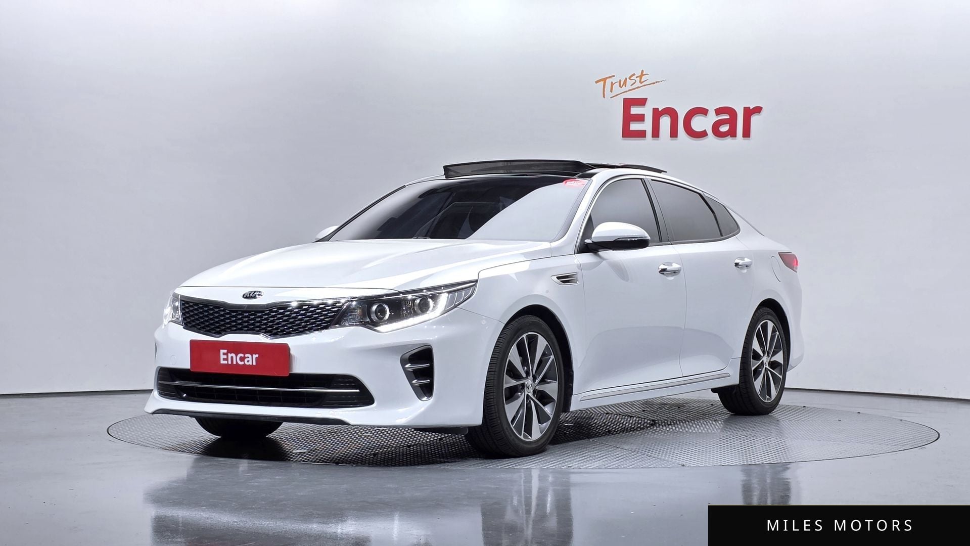 Kia K5 2016 — фото 1 из 12