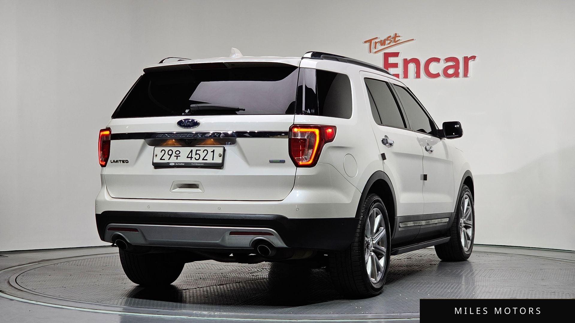 Ford Explorer 2017 — миниатюра 2