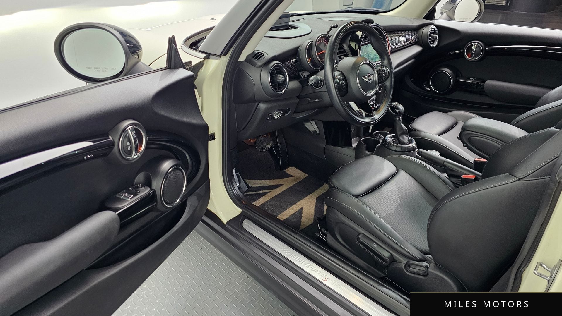 MINI Cooper 2017 — миниатюра 10