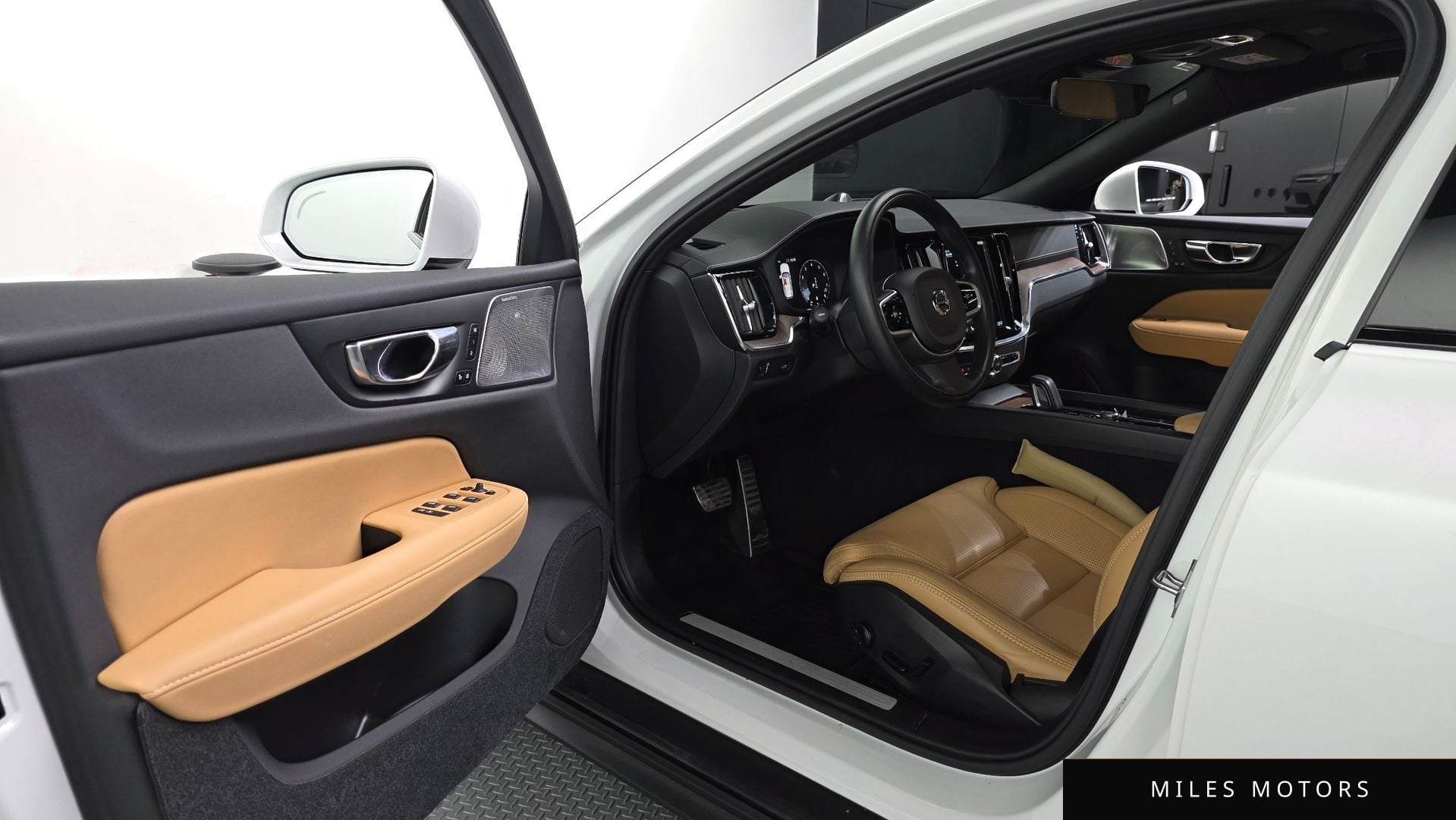 Volvo V60 크로스컨트리 2021 — миниатюра 13