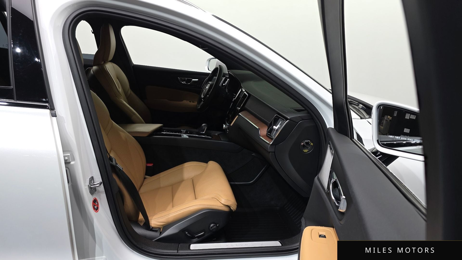 Volvo V60 크로스컨트리 2021 — миниатюра 17