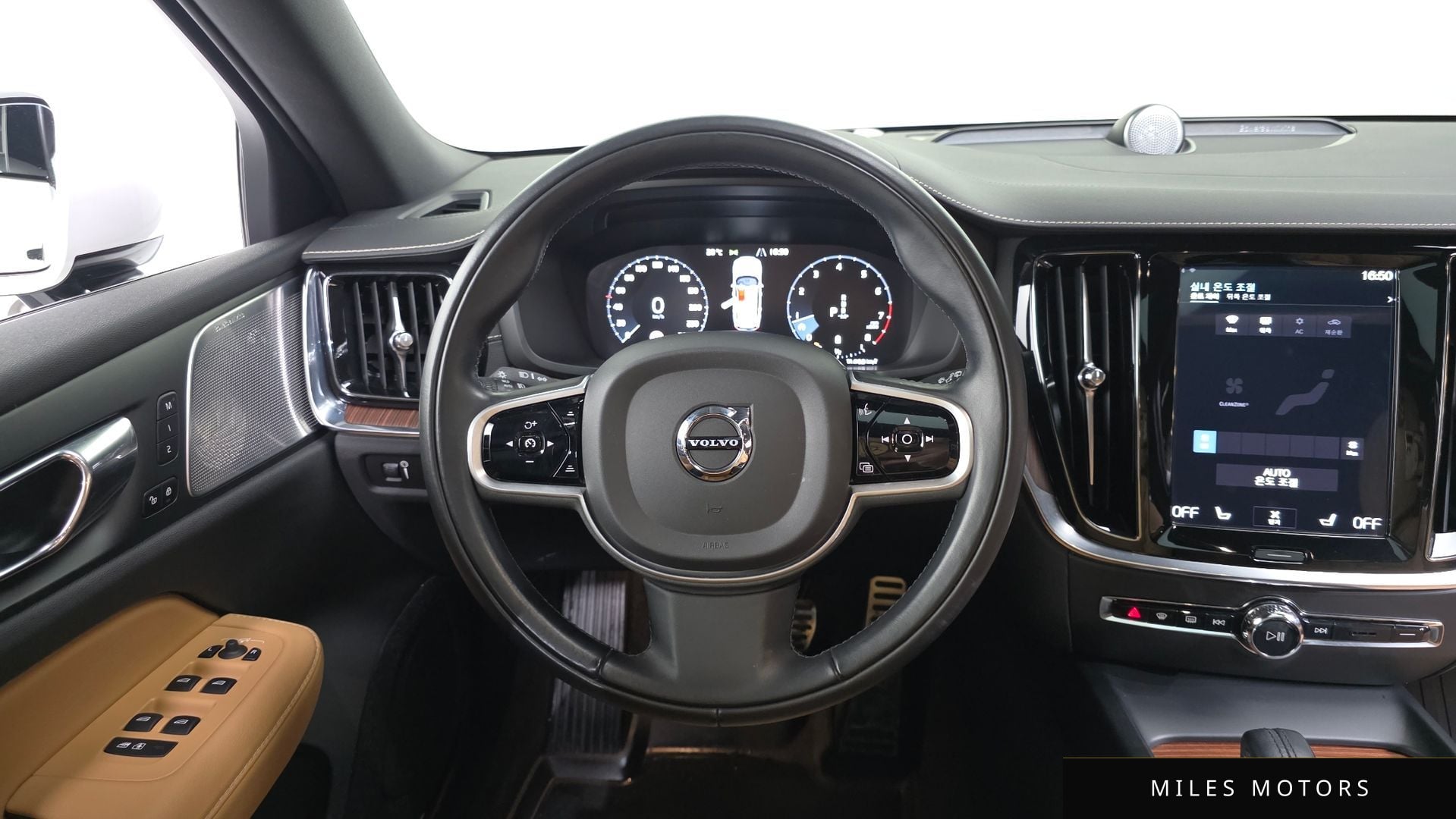 Volvo V60 크로스컨트리 2021 — миниатюра 19