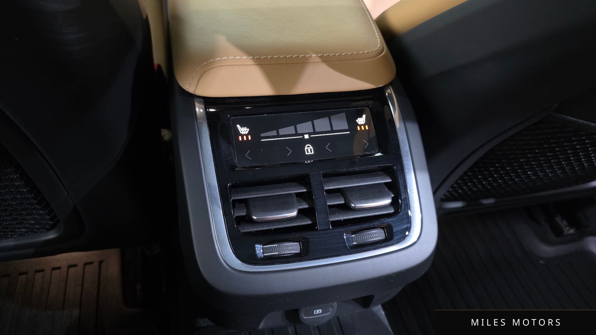 Volvo V60 크로스컨트리 2021 — миниатюра 24