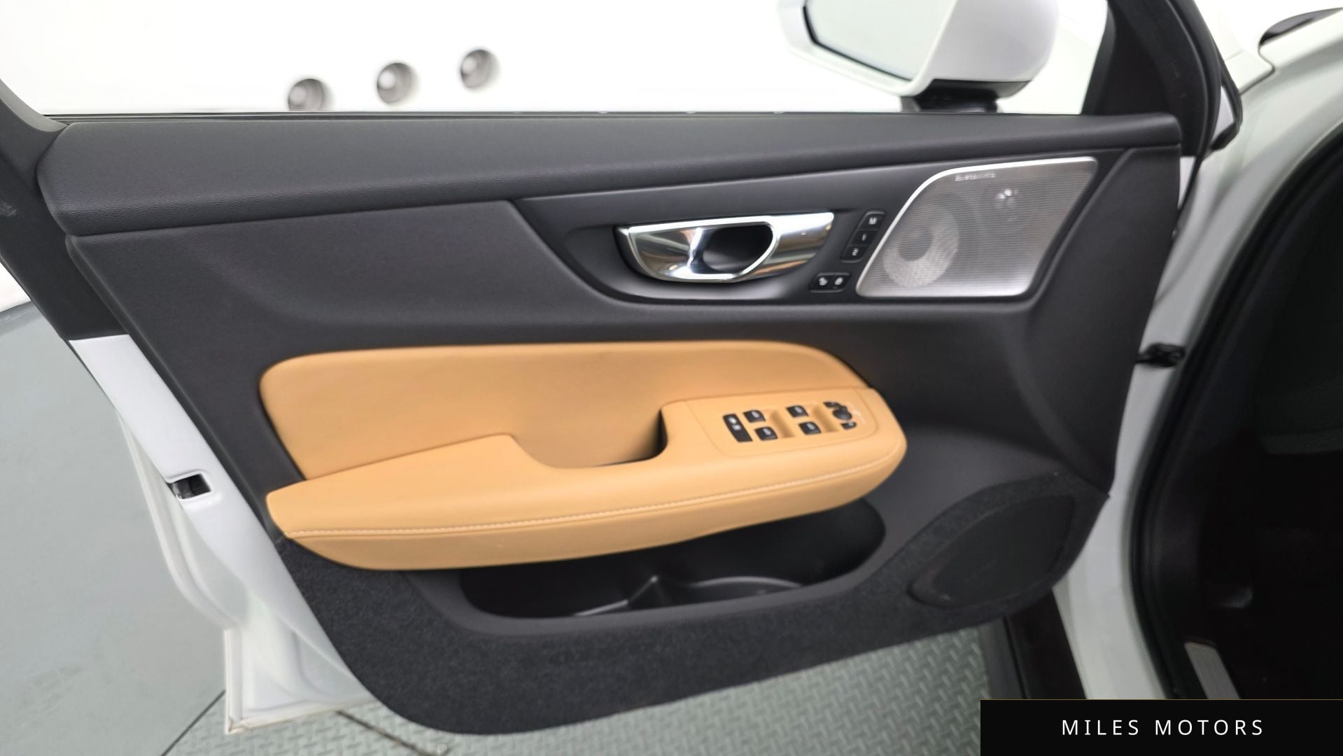 Volvo V60 크로스컨트리 2021 — миниатюра 14