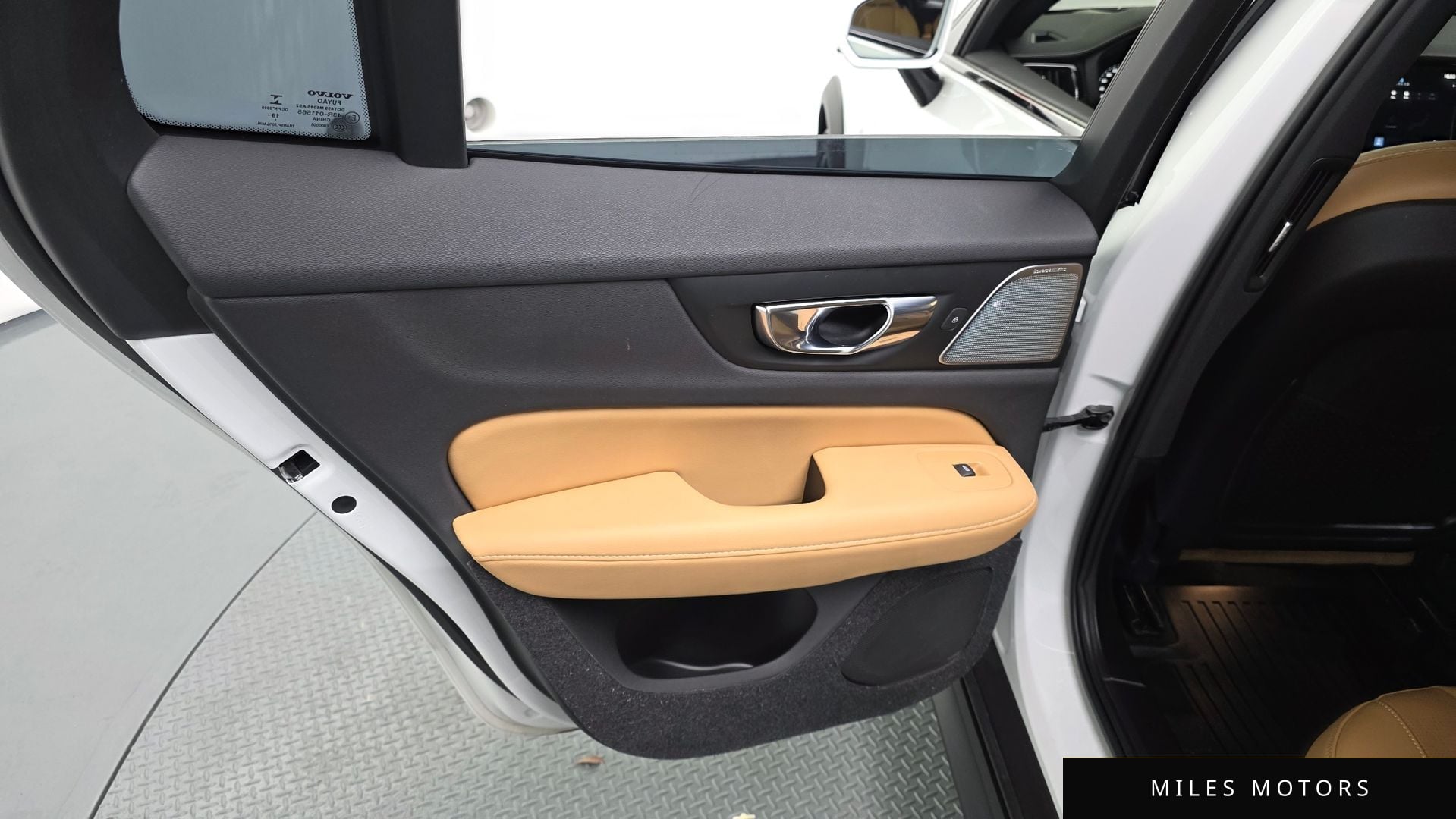 Volvo V60 크로스컨트리 2021 — миниатюра 15
