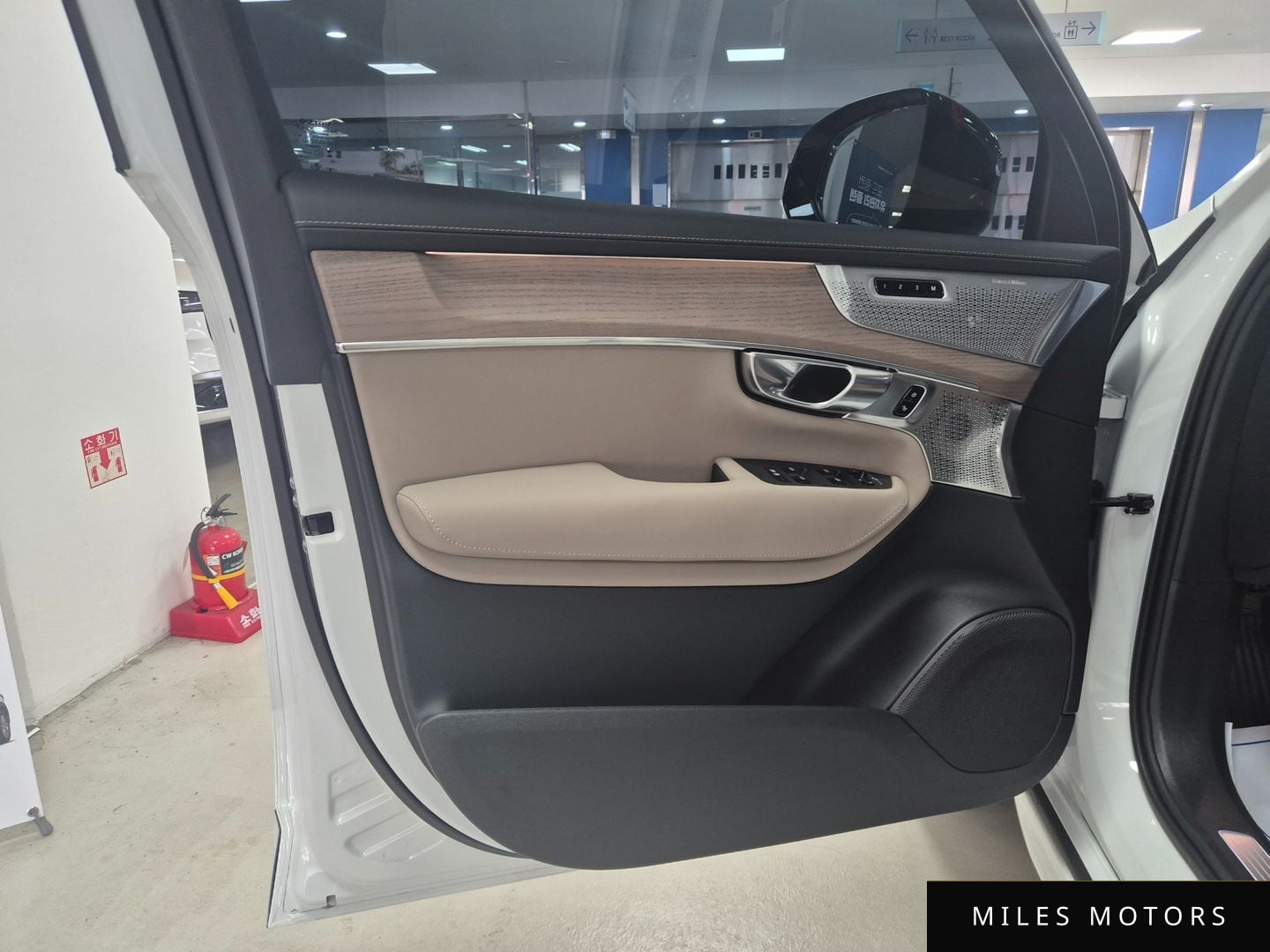 Volvo XC90 2026 — миниатюра 11