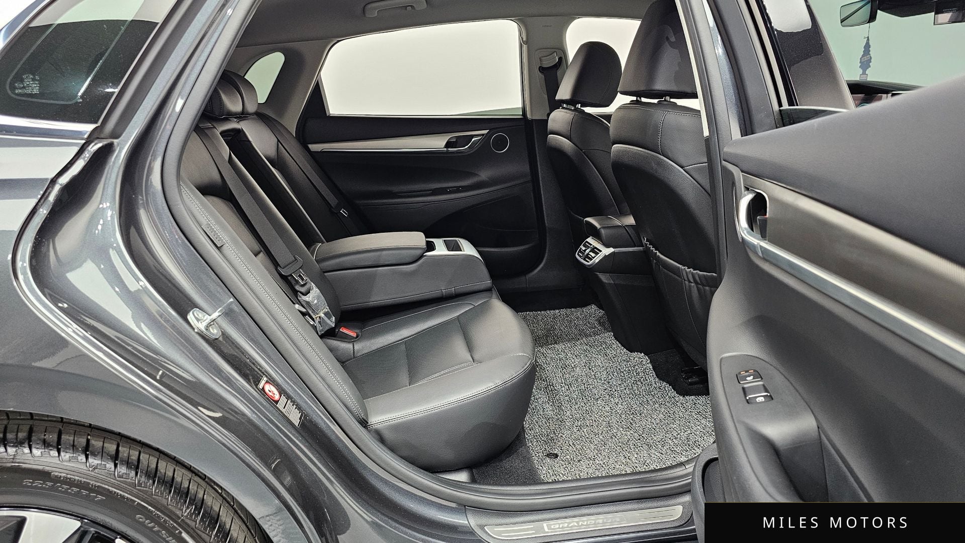 Hyundai 뉴 그랜저 IG 하이브리드 2022 — миниатюра 15