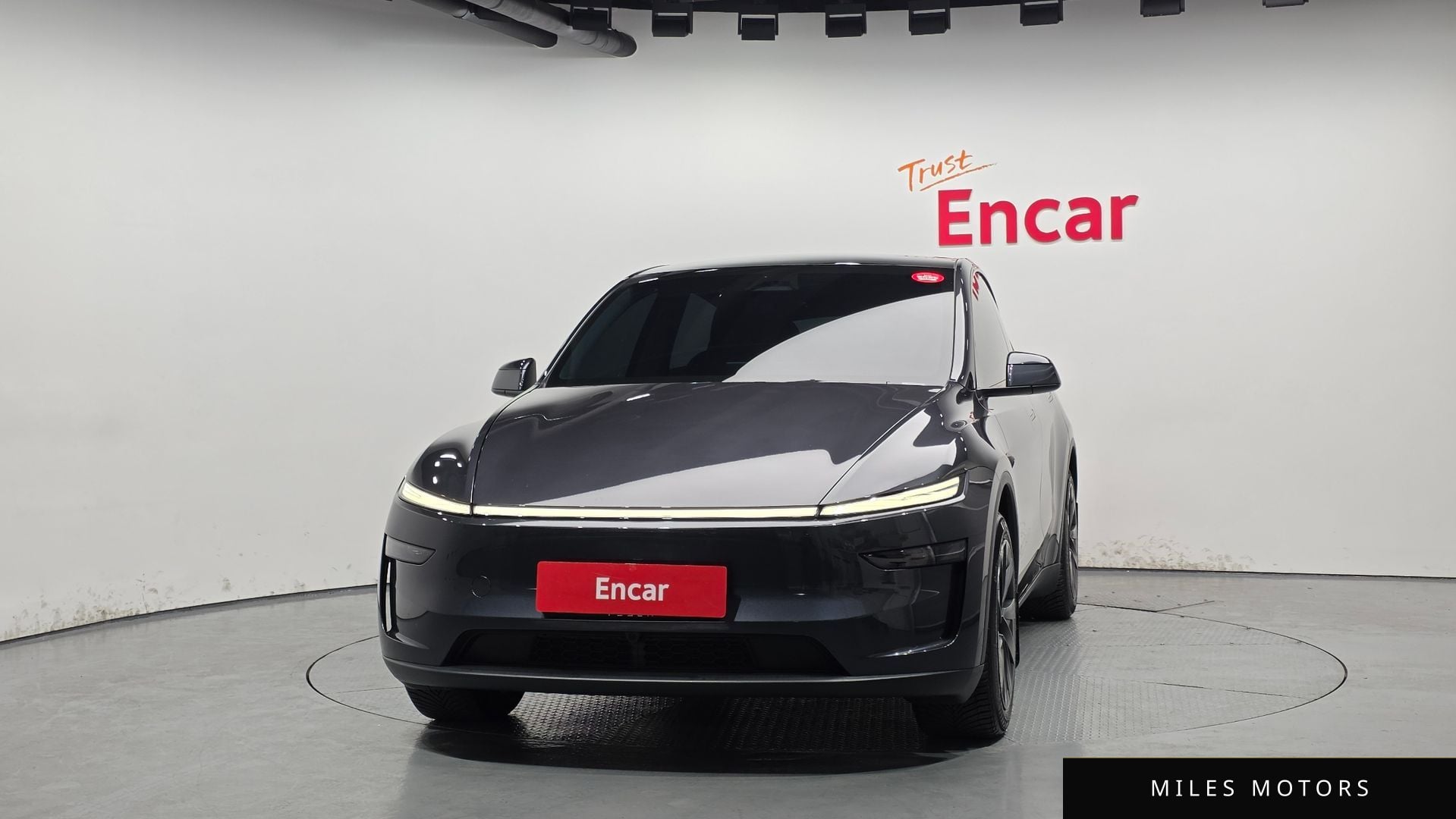 Tesla Model Y 2025 — миниатюра 3