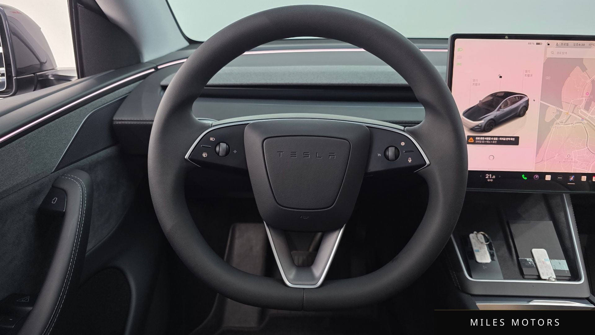 Tesla Model Y 2025 — миниатюра 15