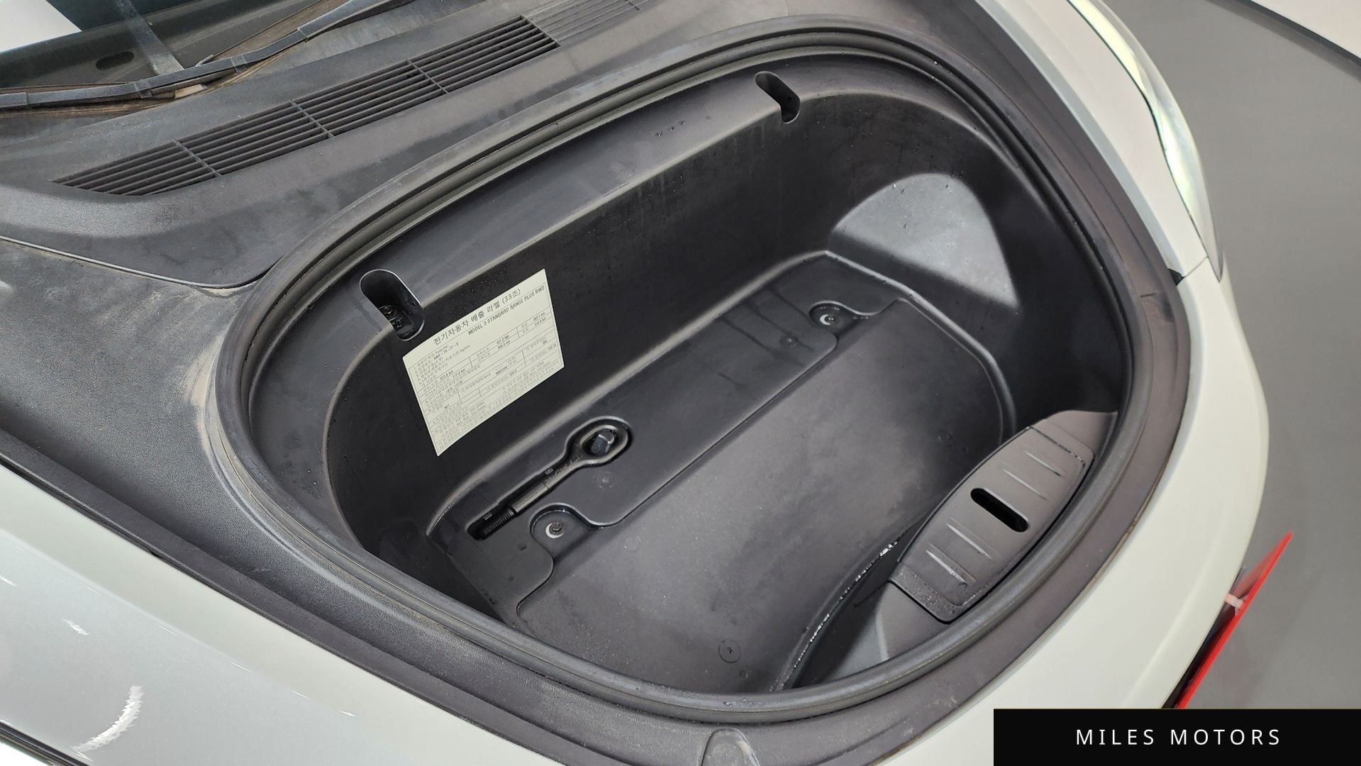 Tesla Model 3 2020 — миниатюра 6