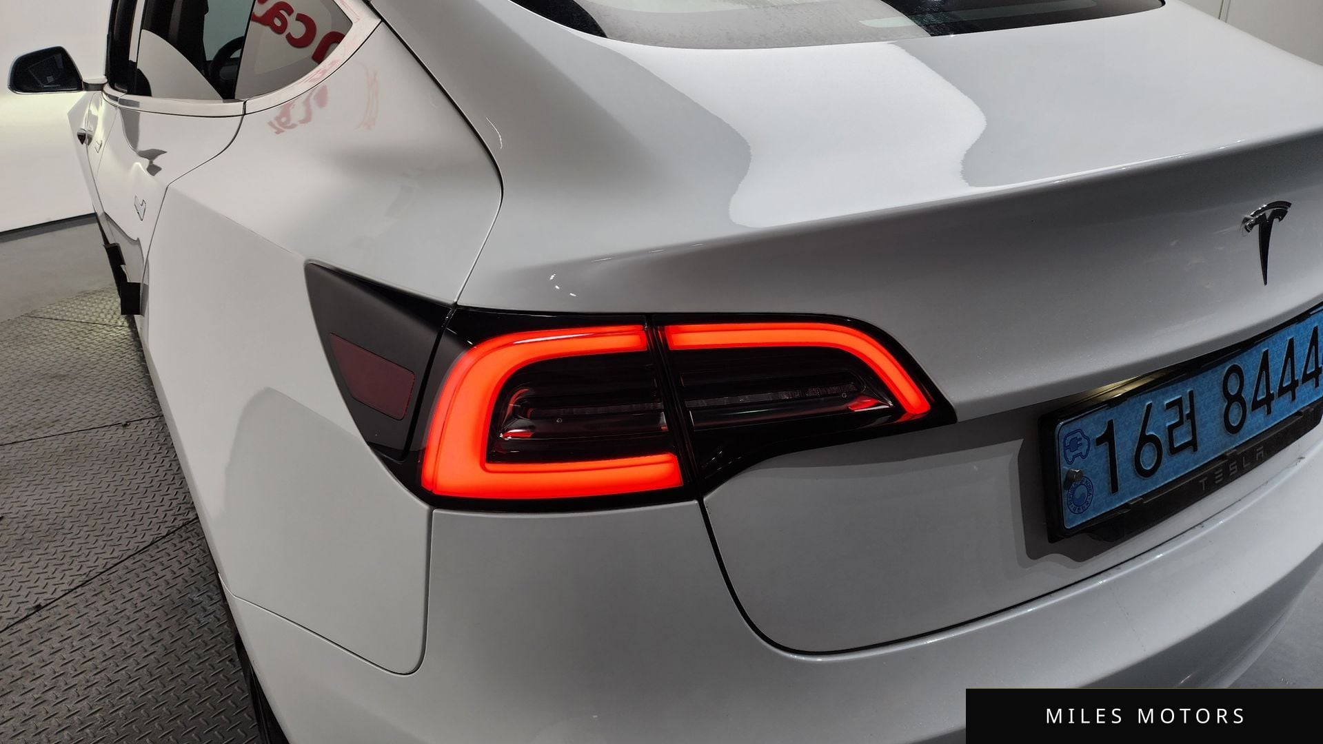 Tesla Model 3 2020 — миниатюра 9