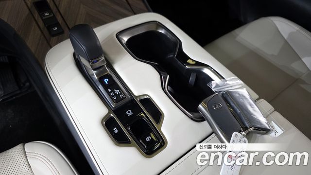 Лексус LM 2025 — миниатюра 9