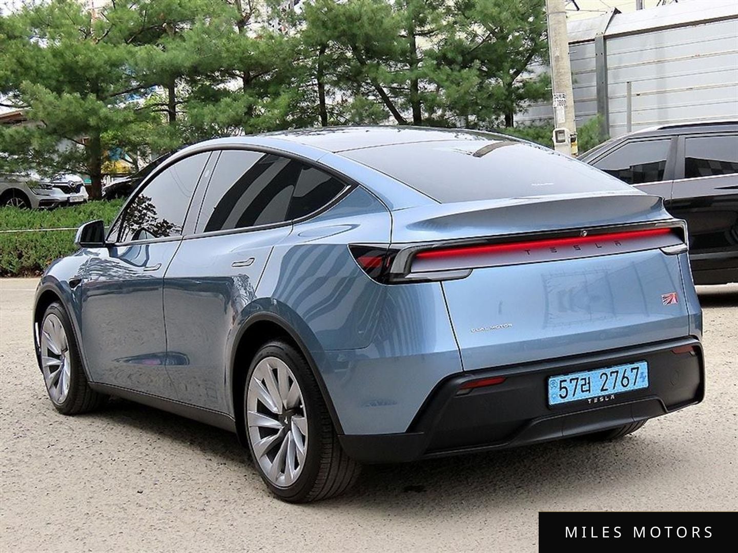 Tesla Model Y 2025 — миниатюра 3