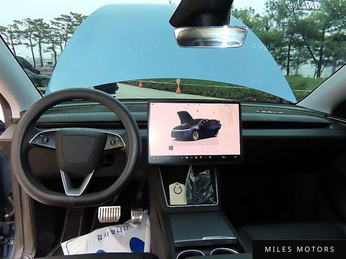 Tesla Model Y 2025 — миниатюра 7