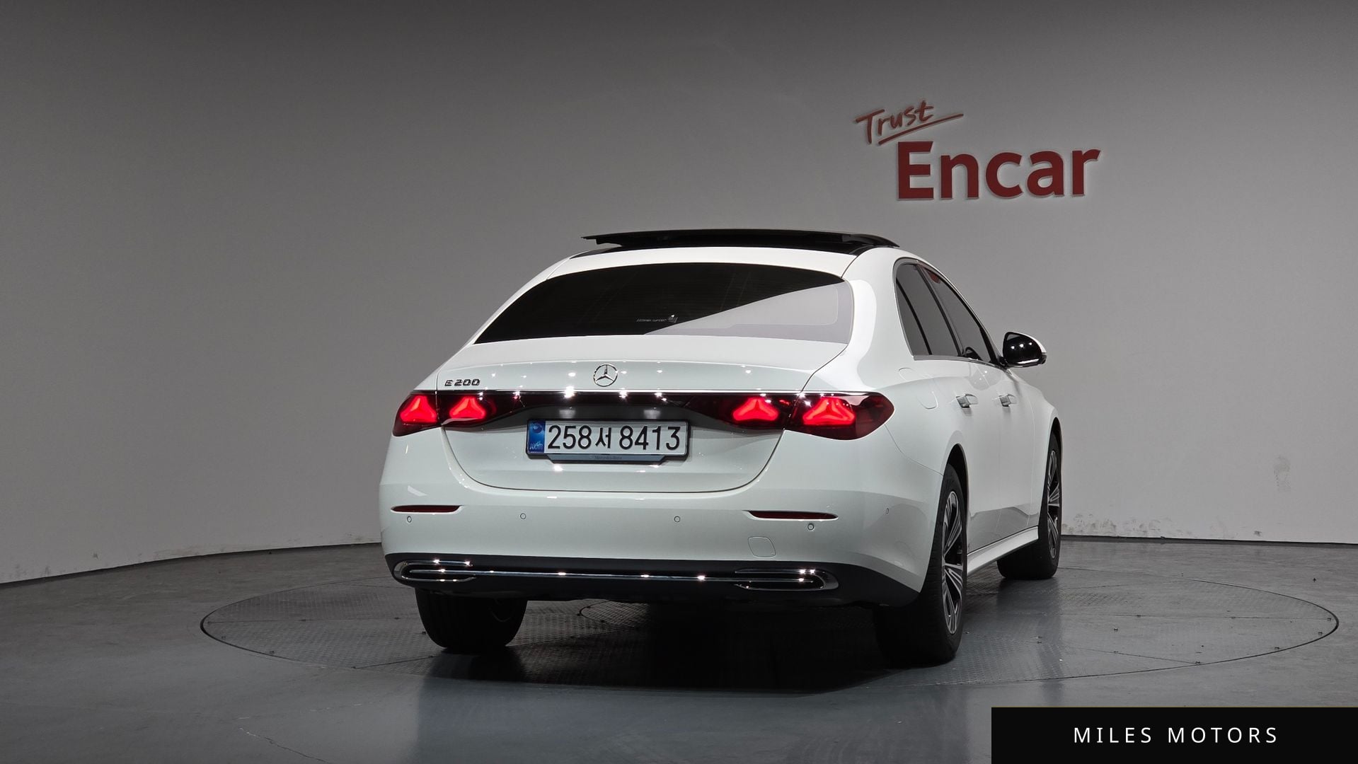 Mercedes-Benz E-Class W214 2026 — миниатюра 3