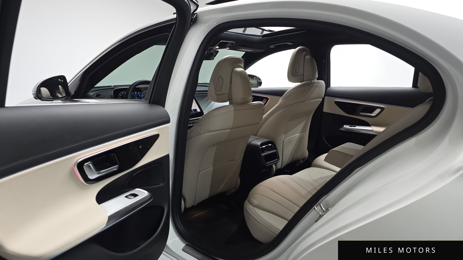 Mercedes-Benz E-Class W214 2026 — миниатюра 32
