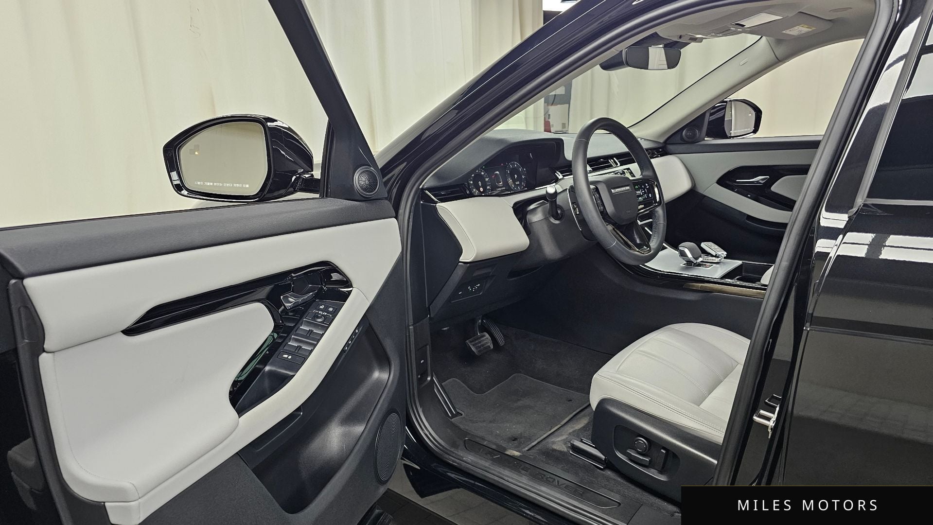 Land Rover Range Rover Evoque 2025 — миниатюра 10