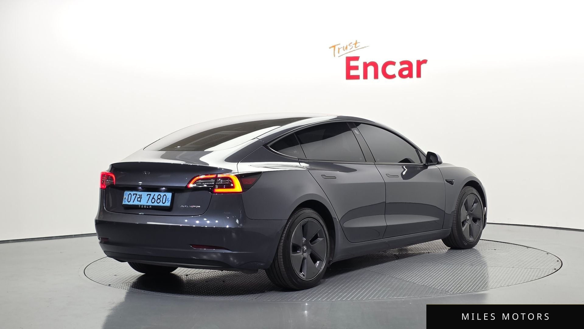 Tesla Model 3 2022 — миниатюра 2