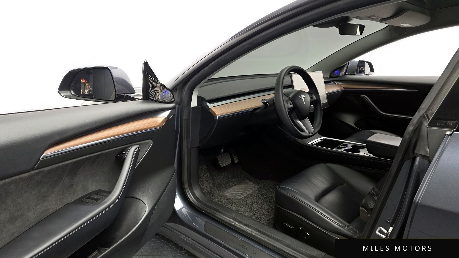 Tesla Model 3 2022 — миниатюра 10
