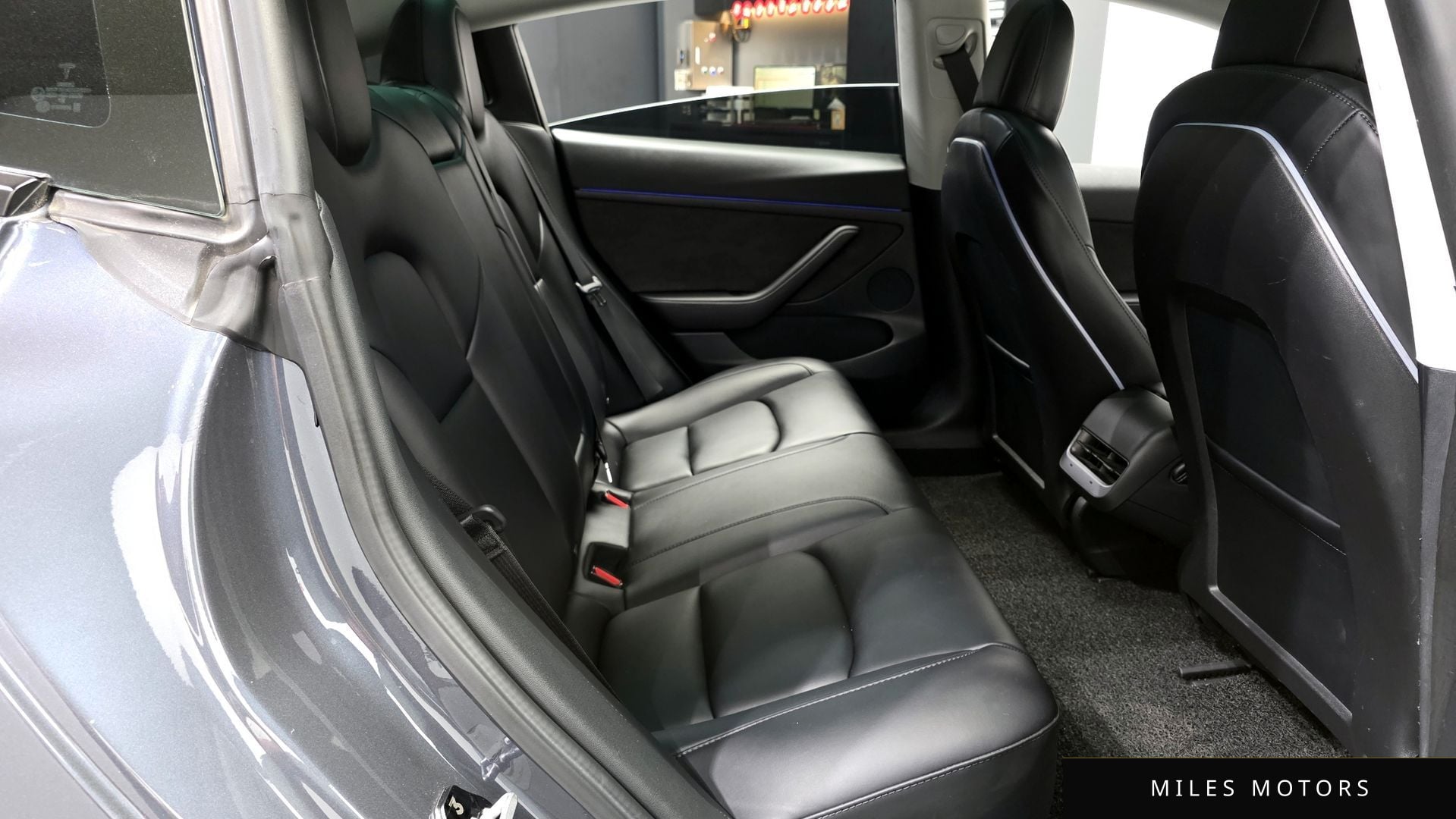 Tesla Model 3 2022 — миниатюра 12