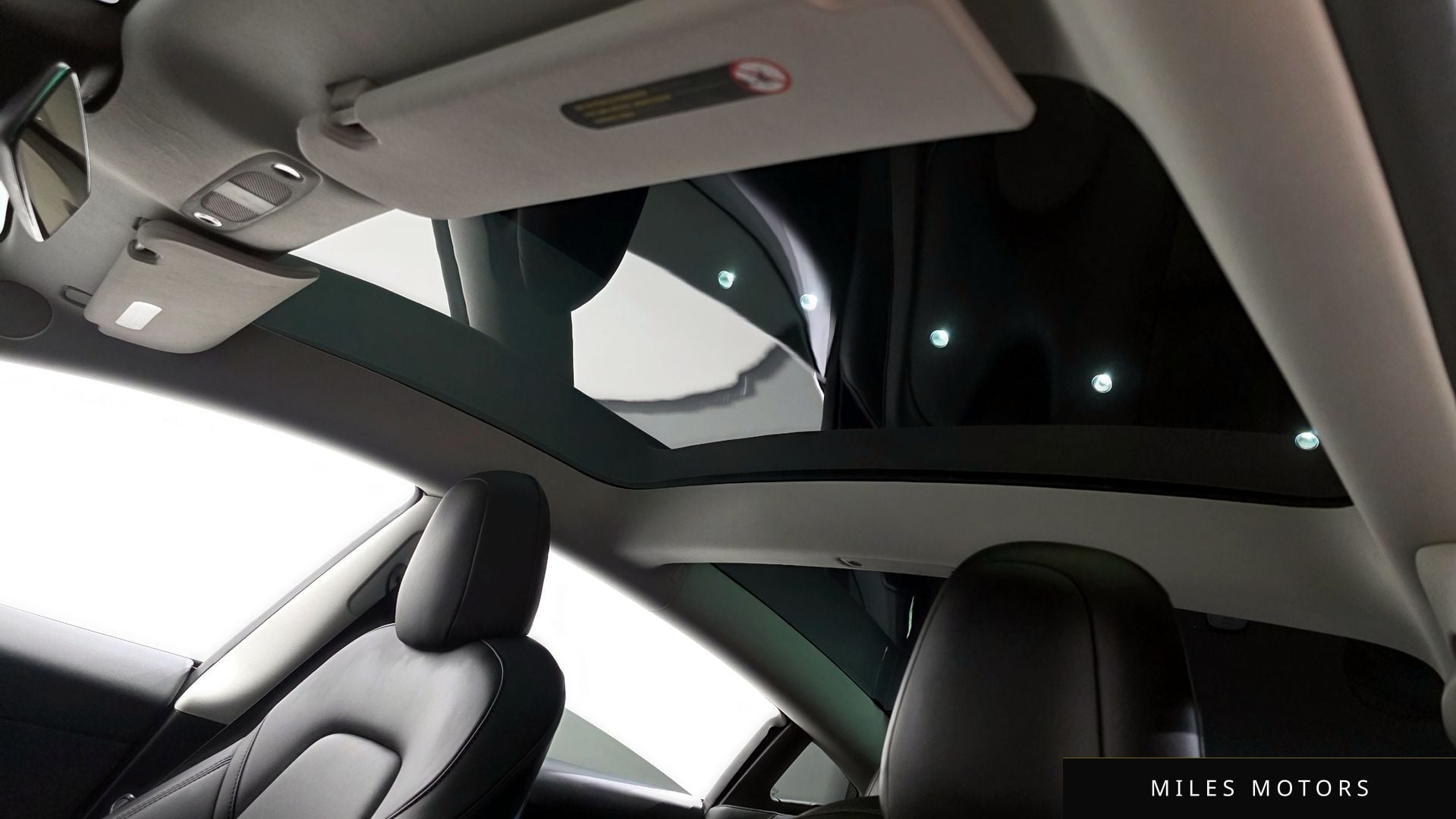 Tesla Model 3 2022 — миниатюра 19