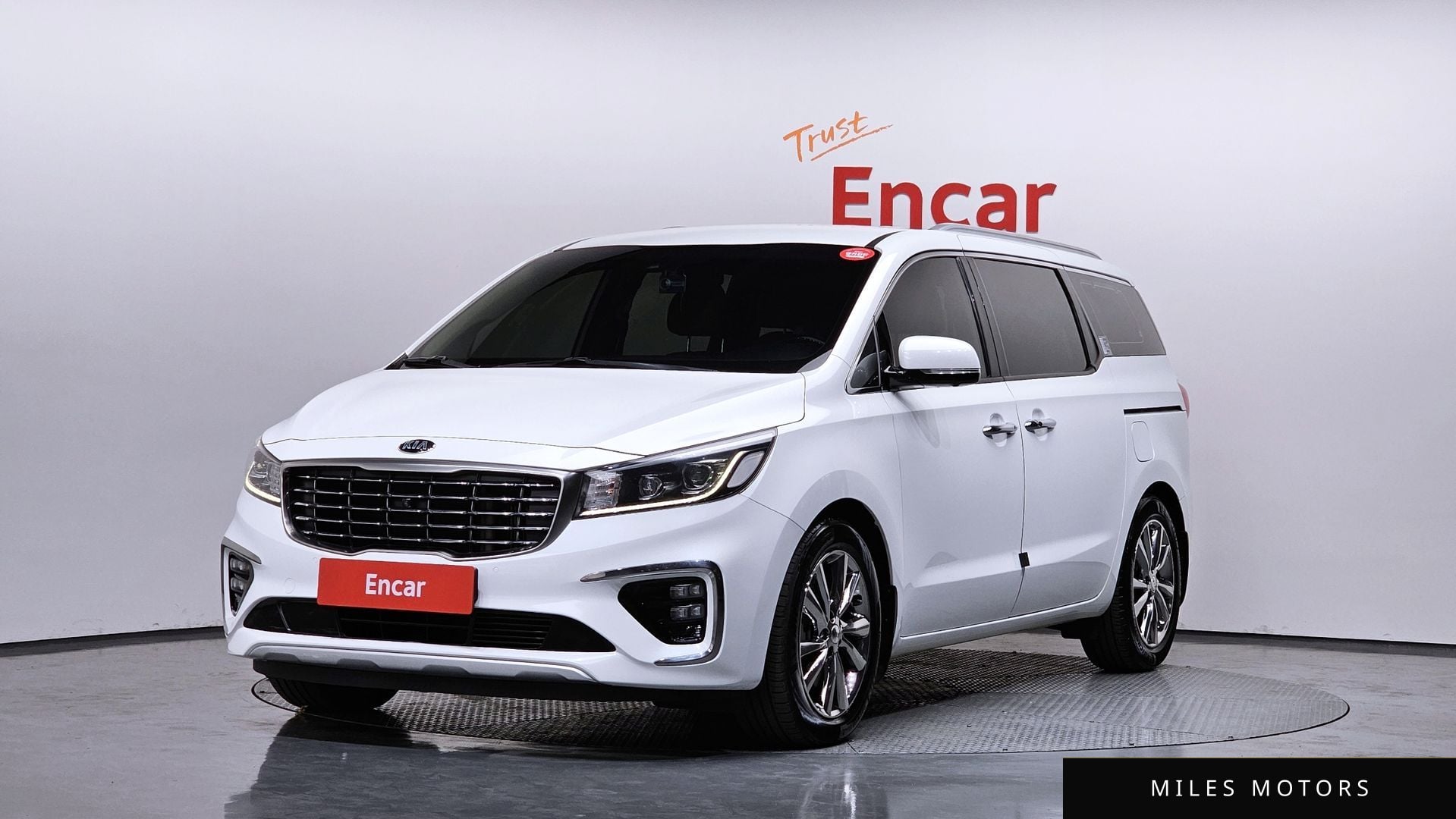 Kia Canival 2019 — фото 1 из 12