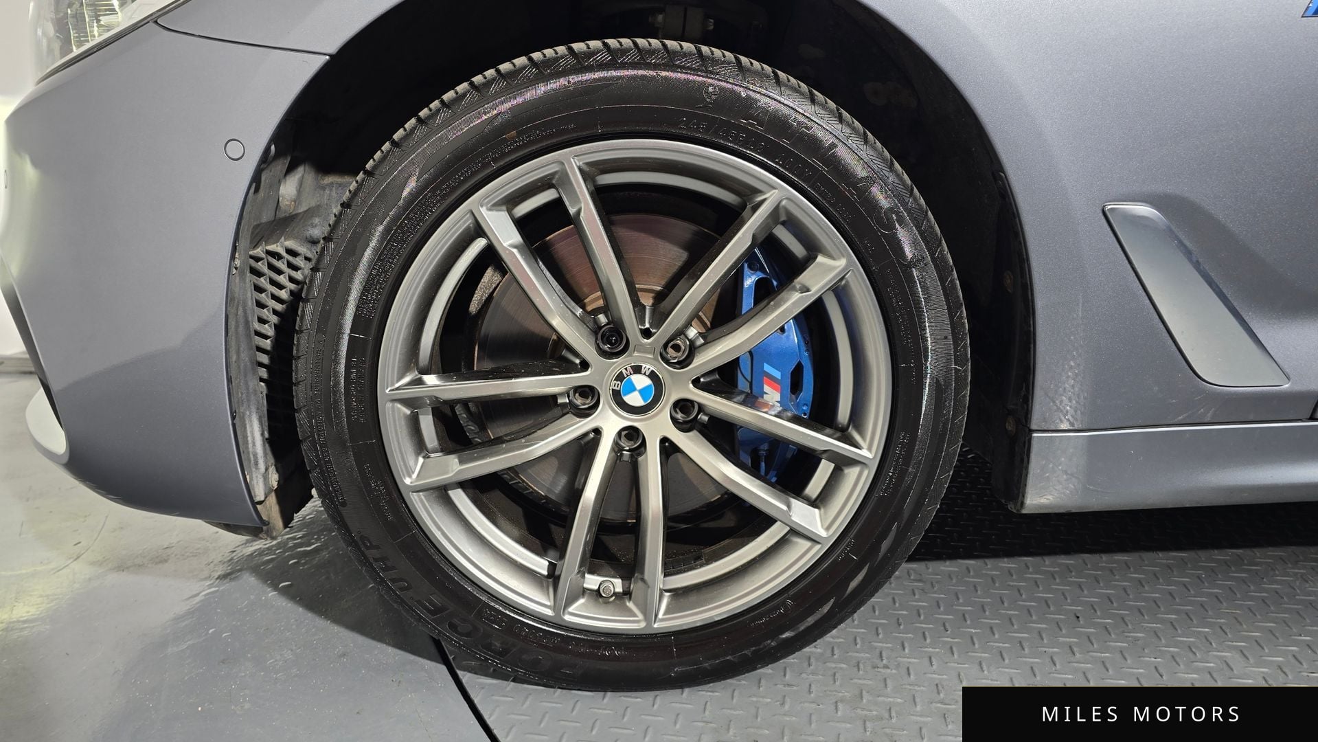 BMW 5 Series (G30) 2018 — миниатюра 5