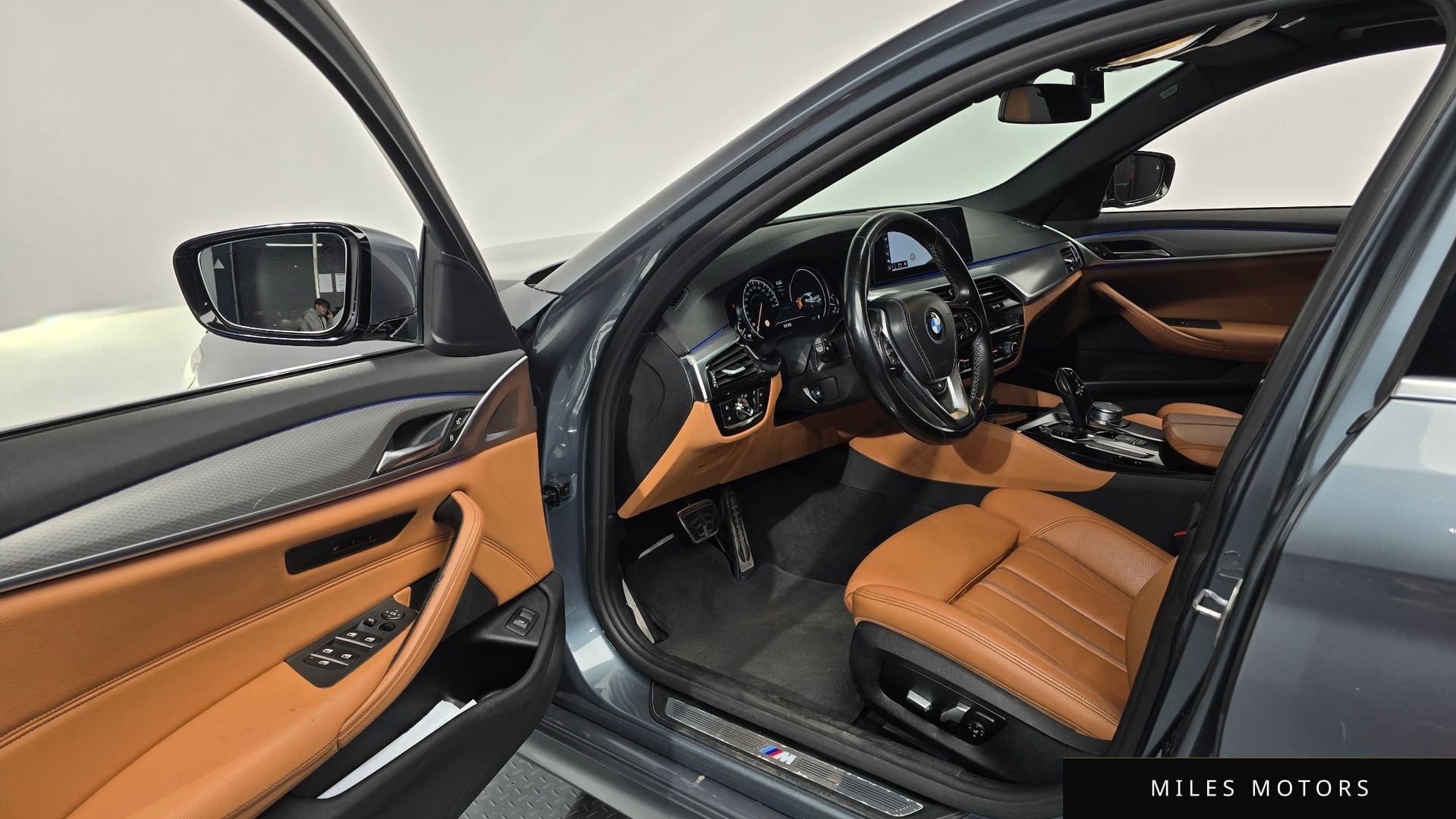 BMW 5 Series (G30) 2018 — миниатюра 10