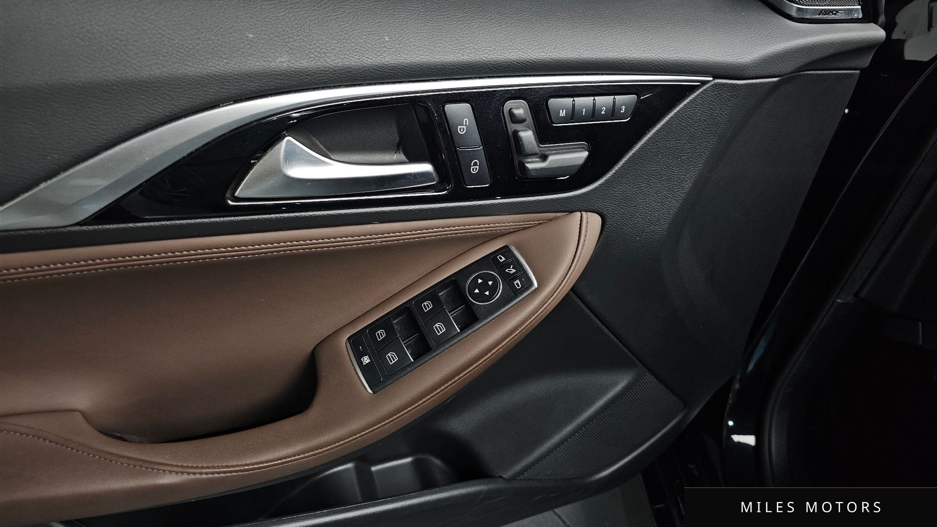 Infiniti Q30 2019 — миниатюра 30