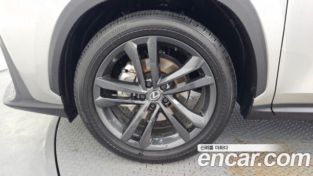 Лексус NX350h 2024 — миниатюра 5
