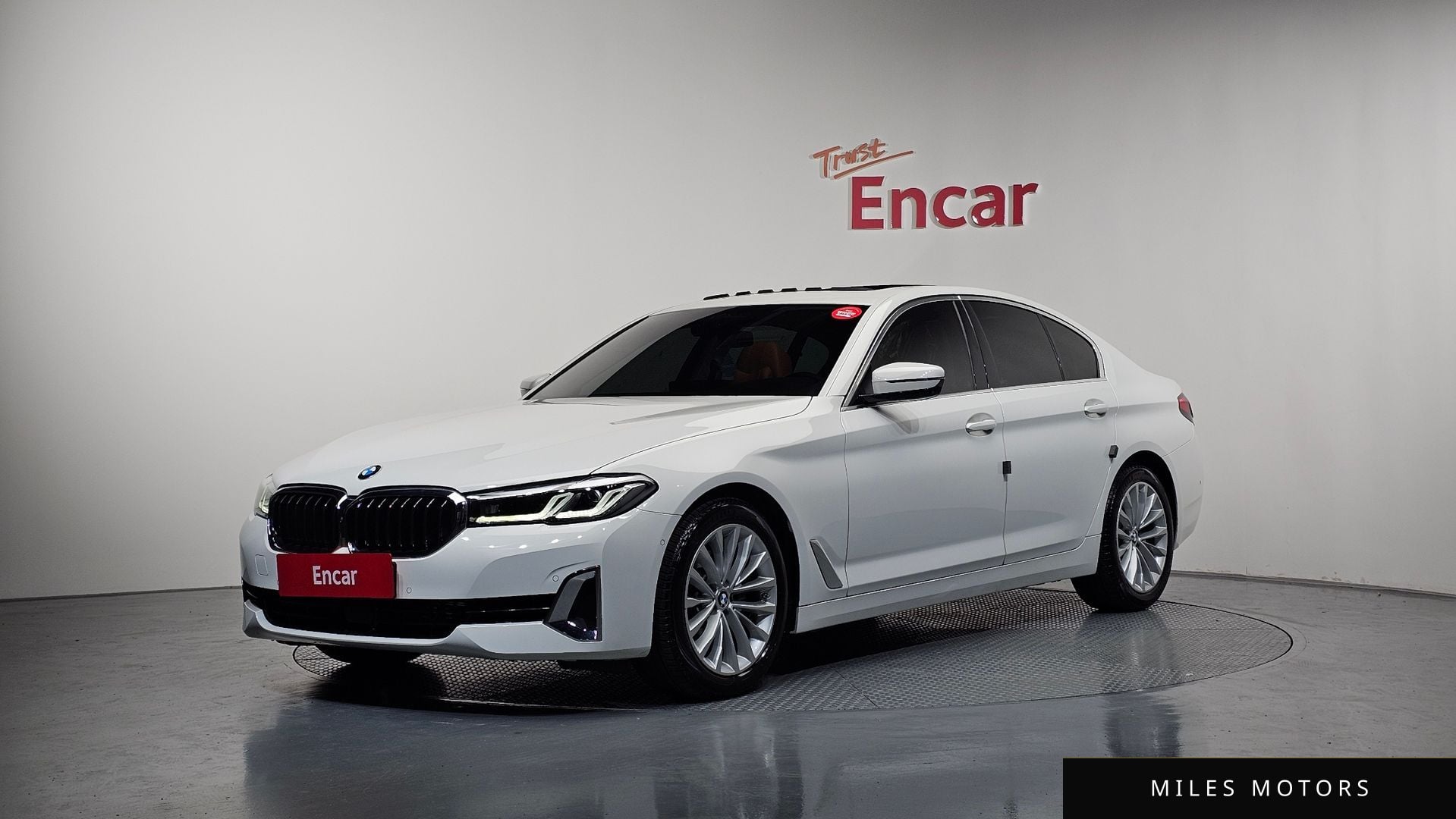 BMW 5 Series (G30) 2023 — фото 1 из 12