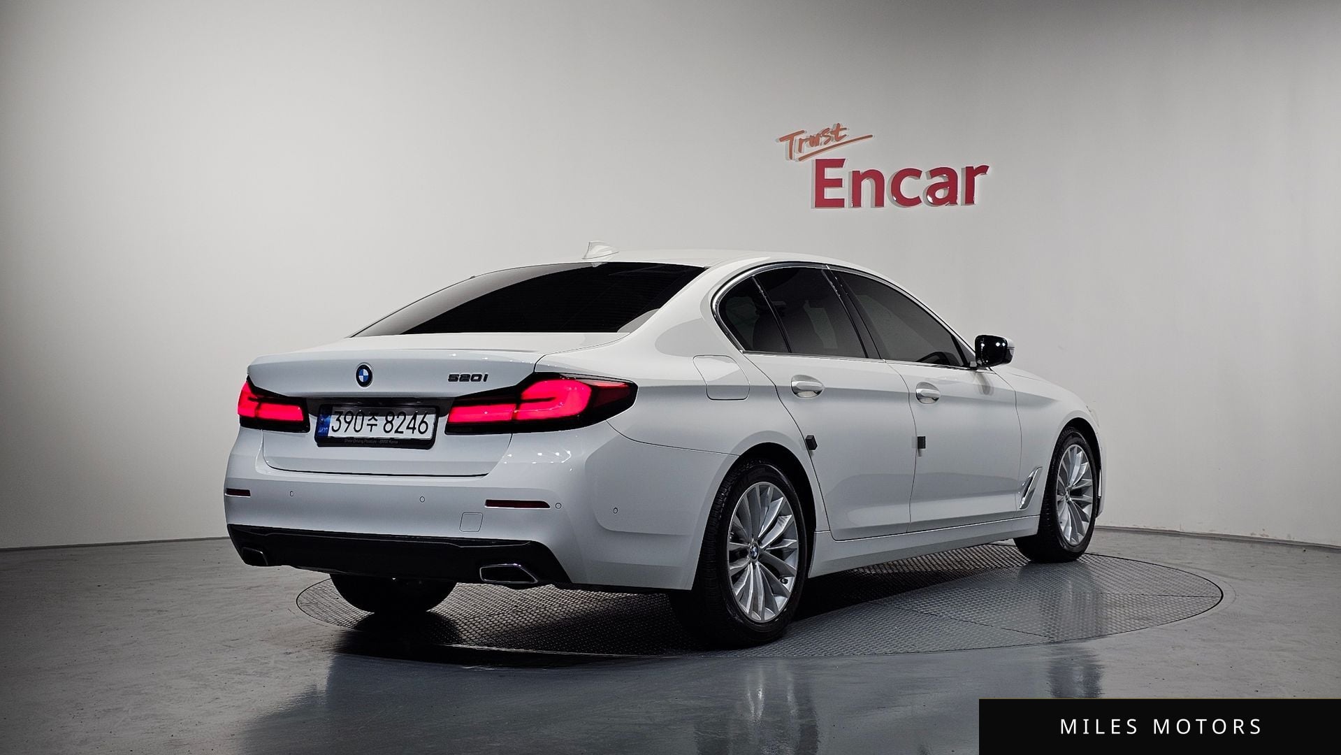 BMW 5 Series (G30) 2023 — миниатюра 2