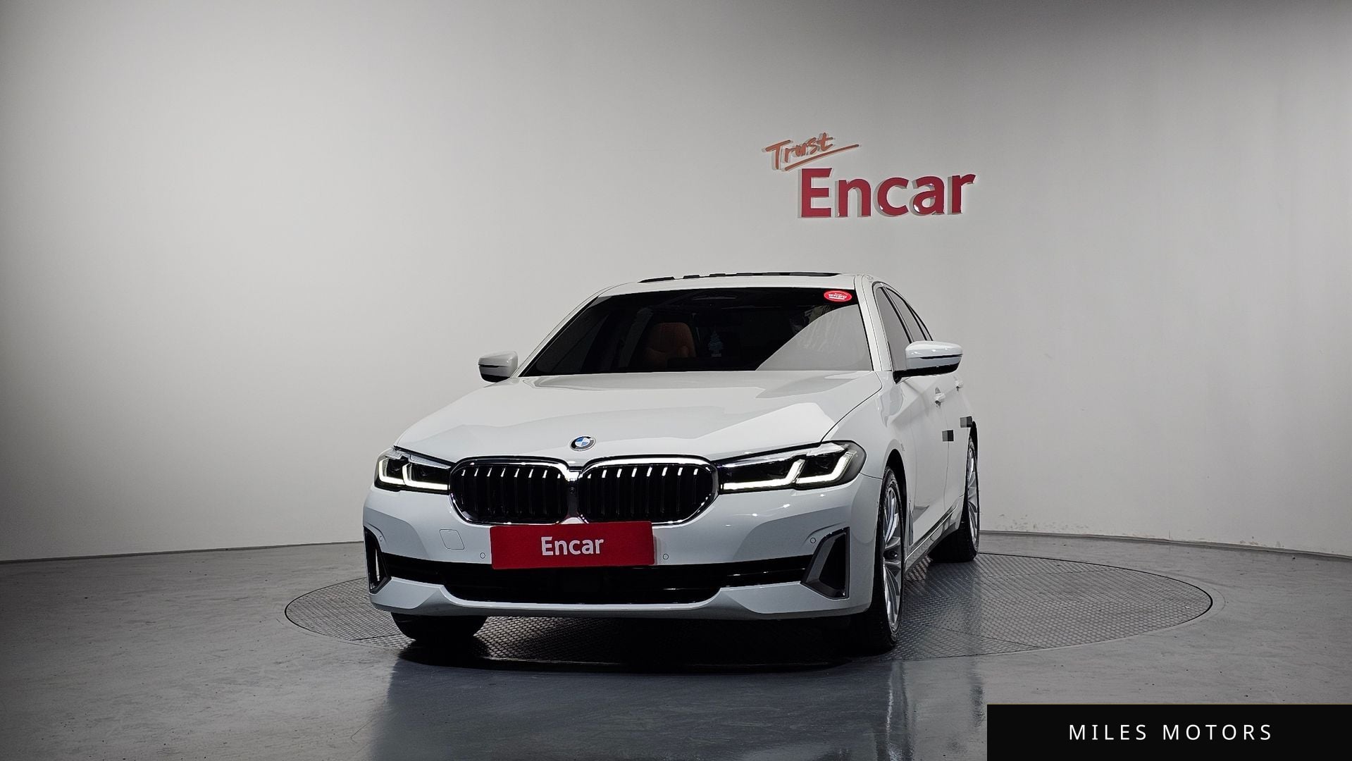 BMW 5 Series (G30) 2023 — миниатюра 3