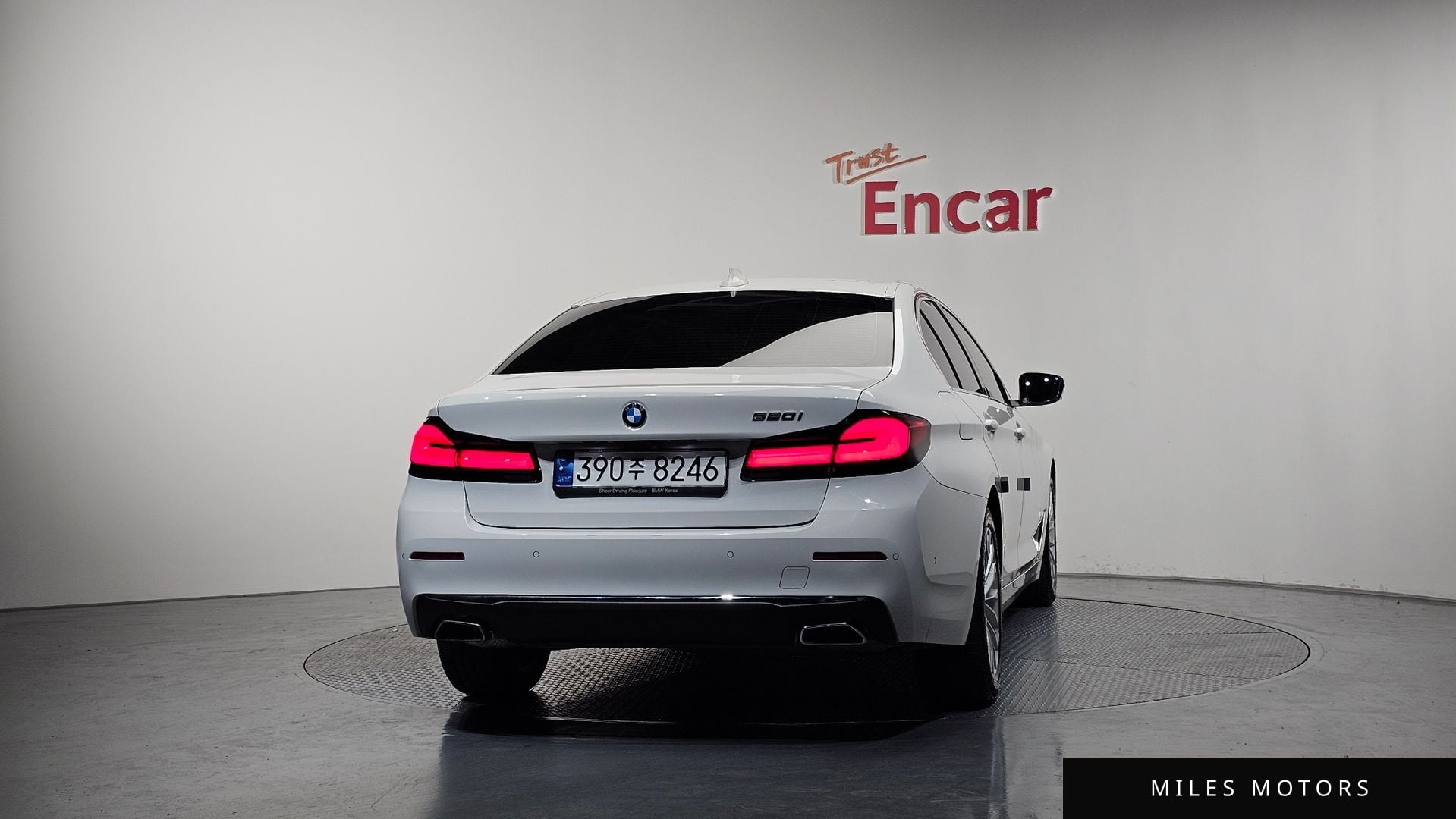 BMW 5 Series (G30) 2023 — миниатюра 4
