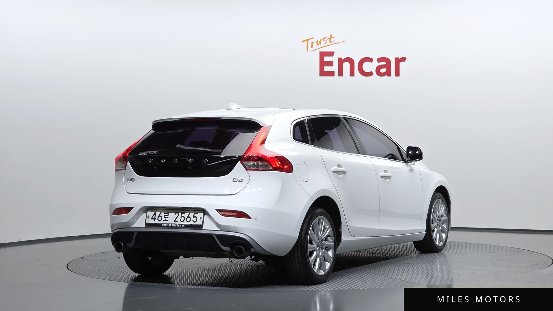 Volvo V40 2013 — миниатюра 2