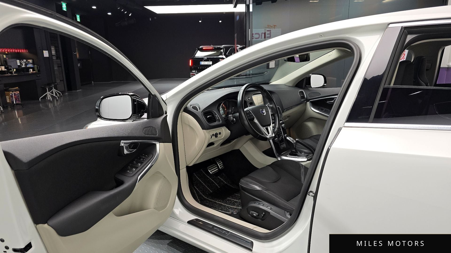 Volvo V40 2013 — миниатюра 10