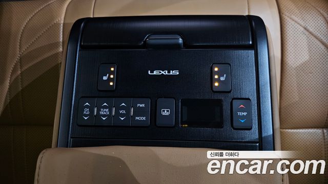 Лексус ES300h 2019 — миниатюра 24