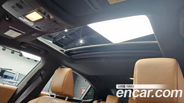 Лексус ES300h 2019 — миниатюра 25