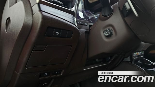 Лексус ES300h 2019 — миниатюра 29
