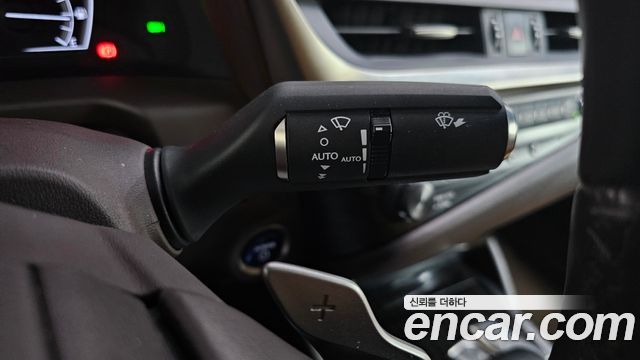 Лексус ES300h 2019 — миниатюра 30