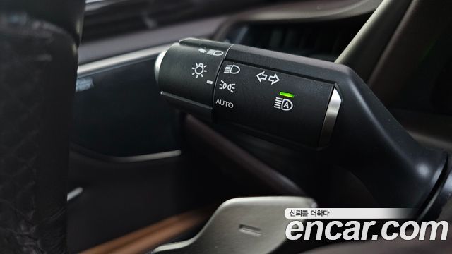 Лексус ES300h 2019 — миниатюра 37