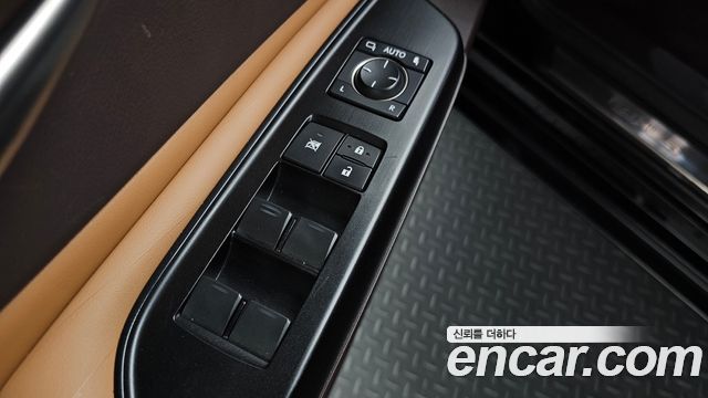 Лексус ES300h 2019 — миниатюра 38