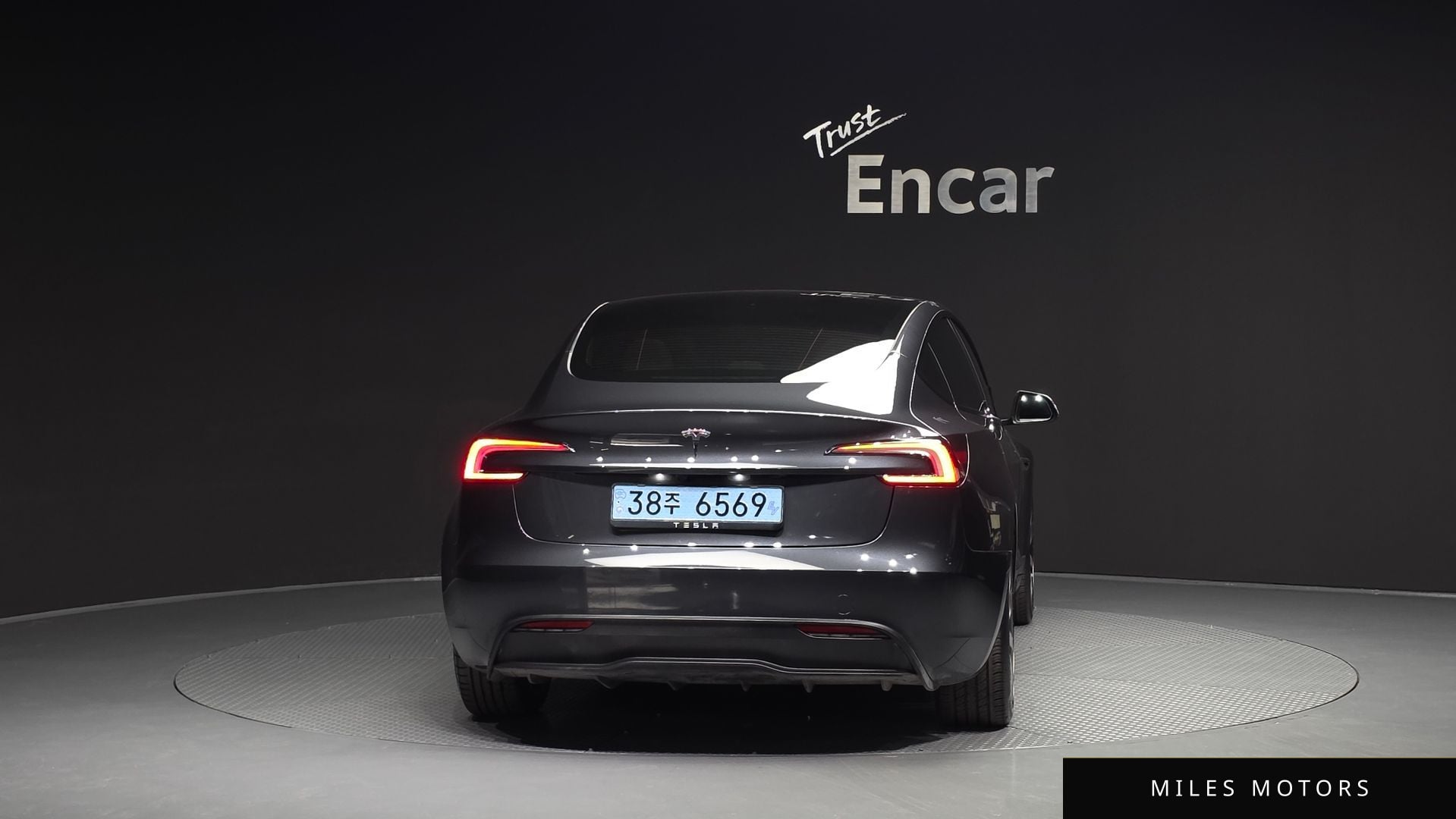 Tesla 모델 3 2024 — миниатюра 4