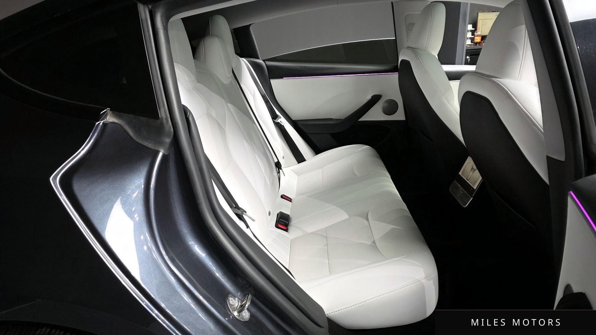 Tesla 모델 3 2024 — миниатюра 12