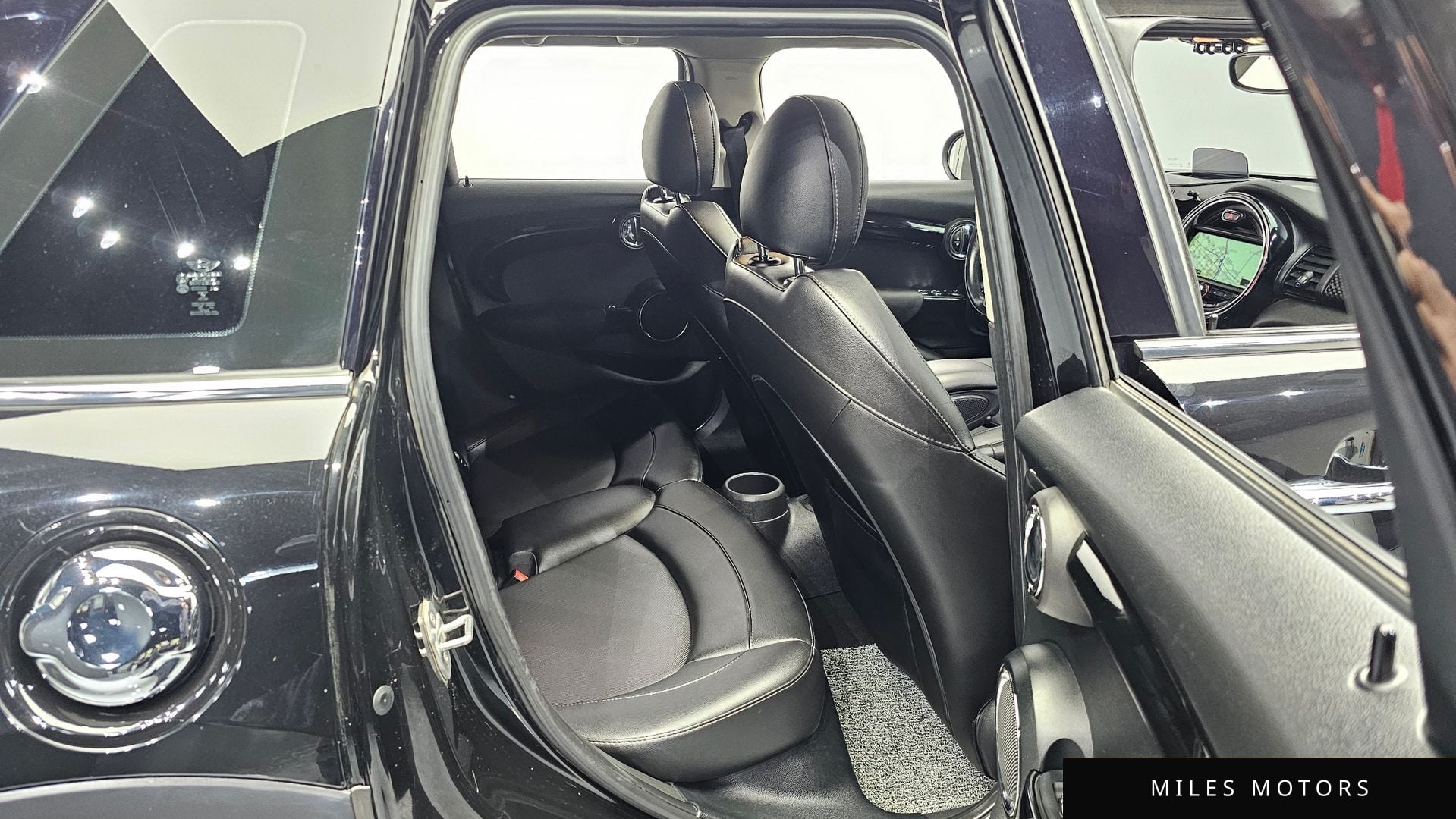 MINI 쿠퍼 SD 2016 — миниатюра 12