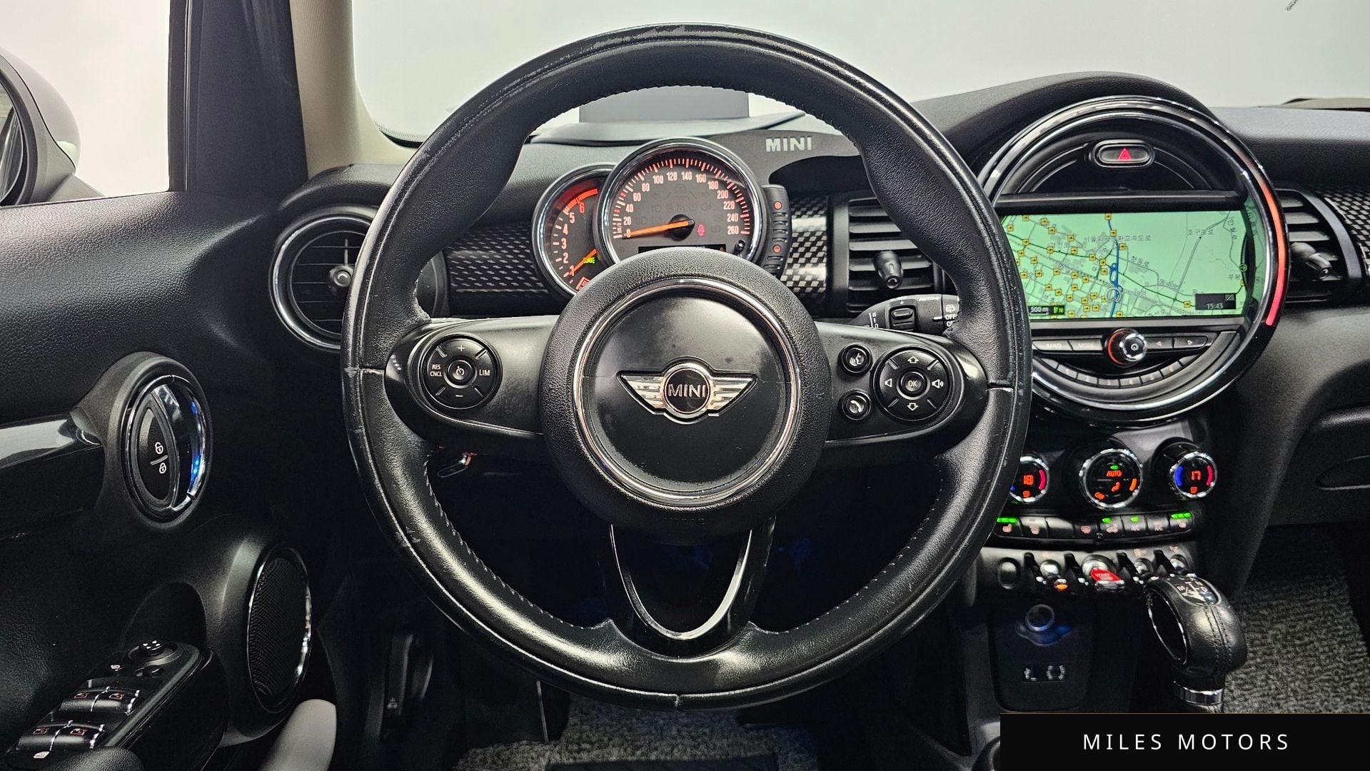 MINI 쿠퍼 SD 2016 — миниатюра 13