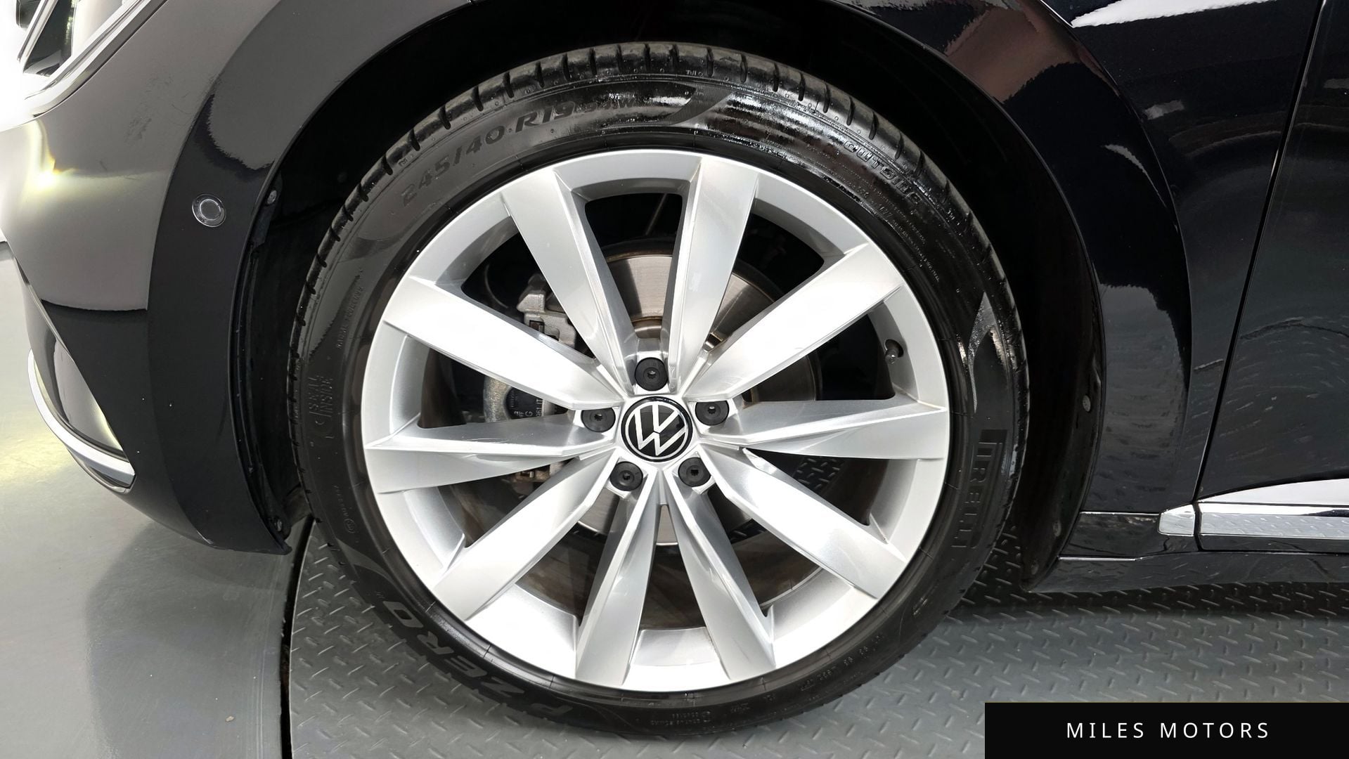 Volkswagen 아테온 2023 — миниатюра 5