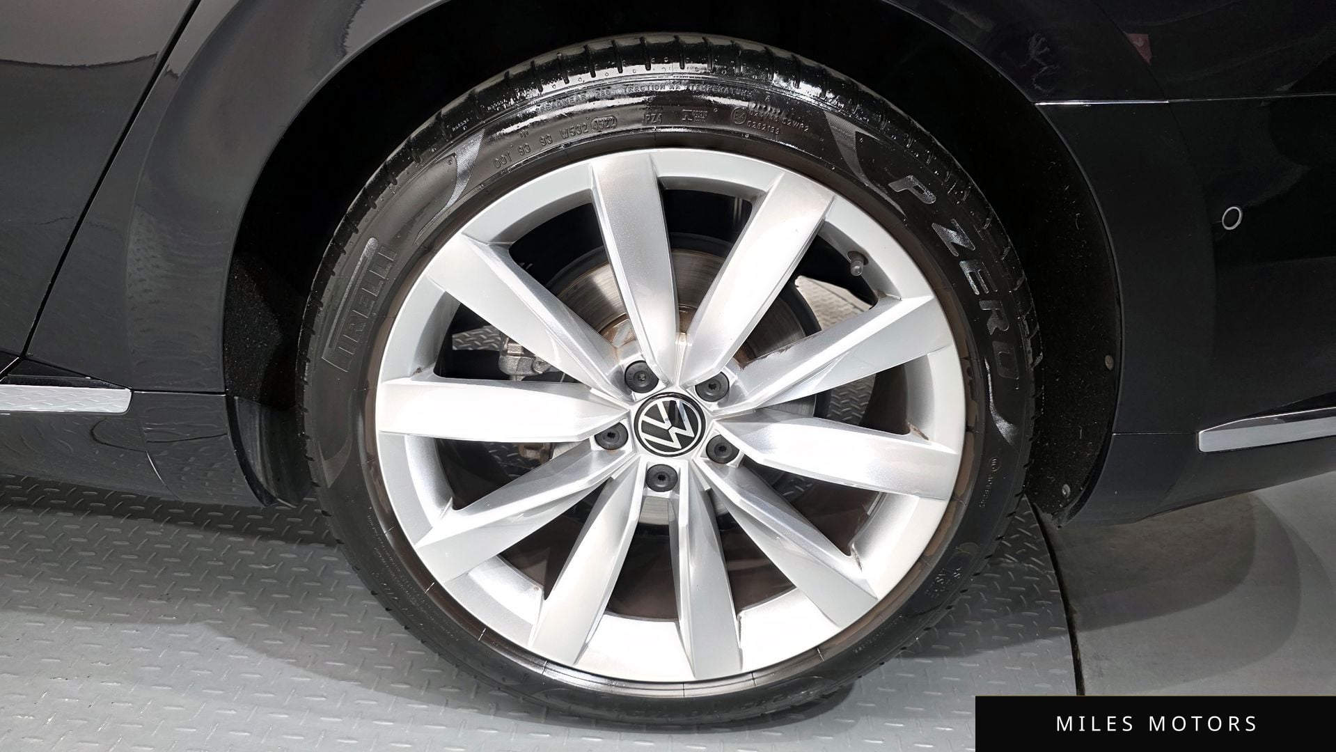 Volkswagen 아테온 2023 — миниатюра 7